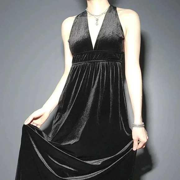 Vintage 90s elegant low cut black velvet babydoll halter maxi dress - Picture 7 of 11